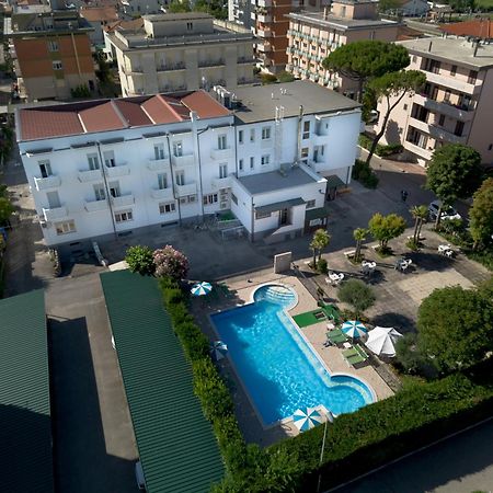 Hotel Vannini Rimini Exteriör bild