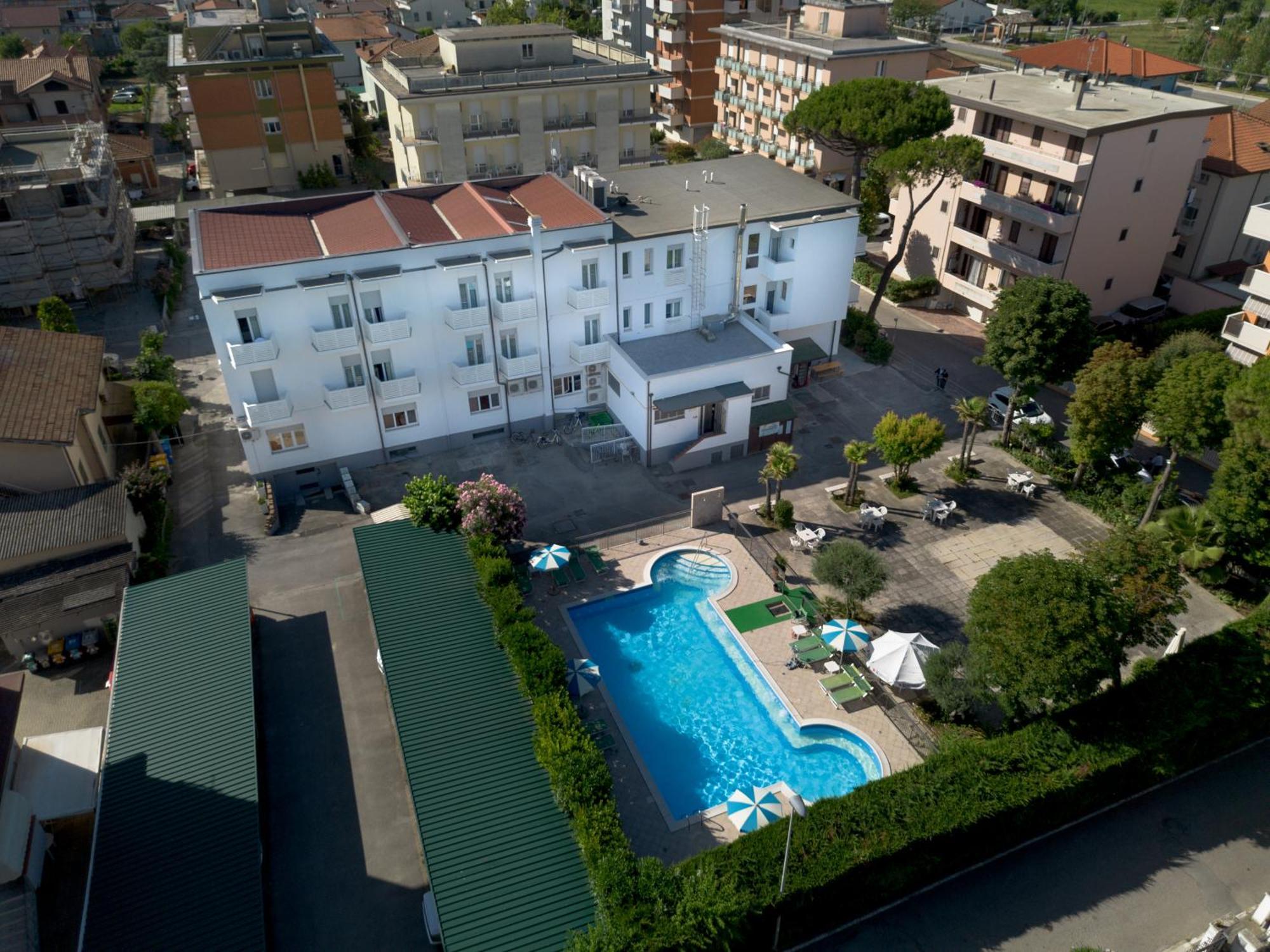 Hotel Vannini Rimini Exteriör bild