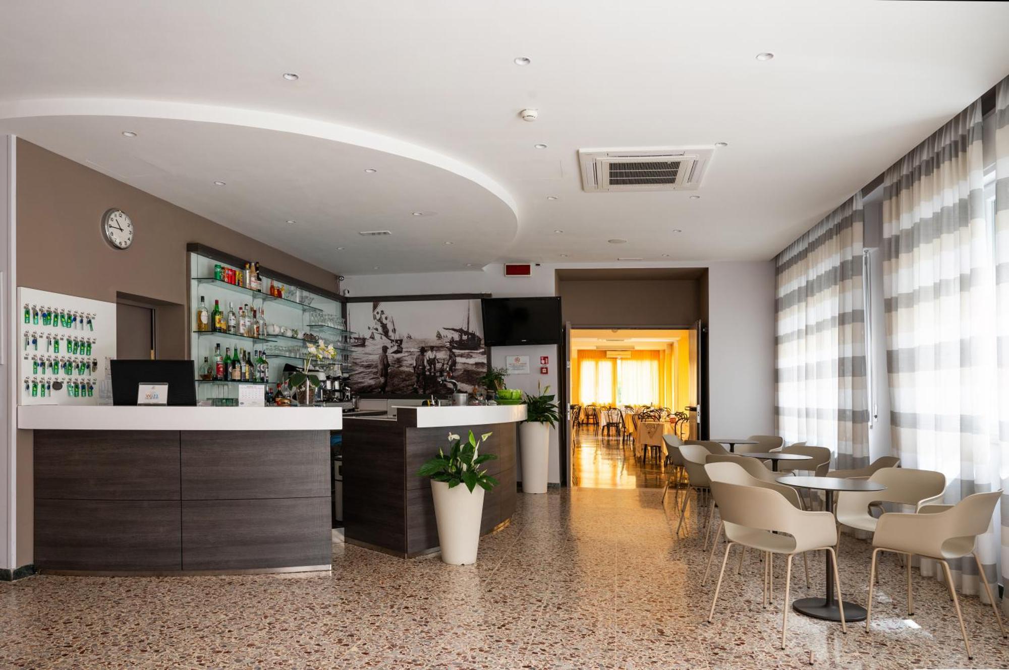 Hotel Vannini Rimini Exteriör bild