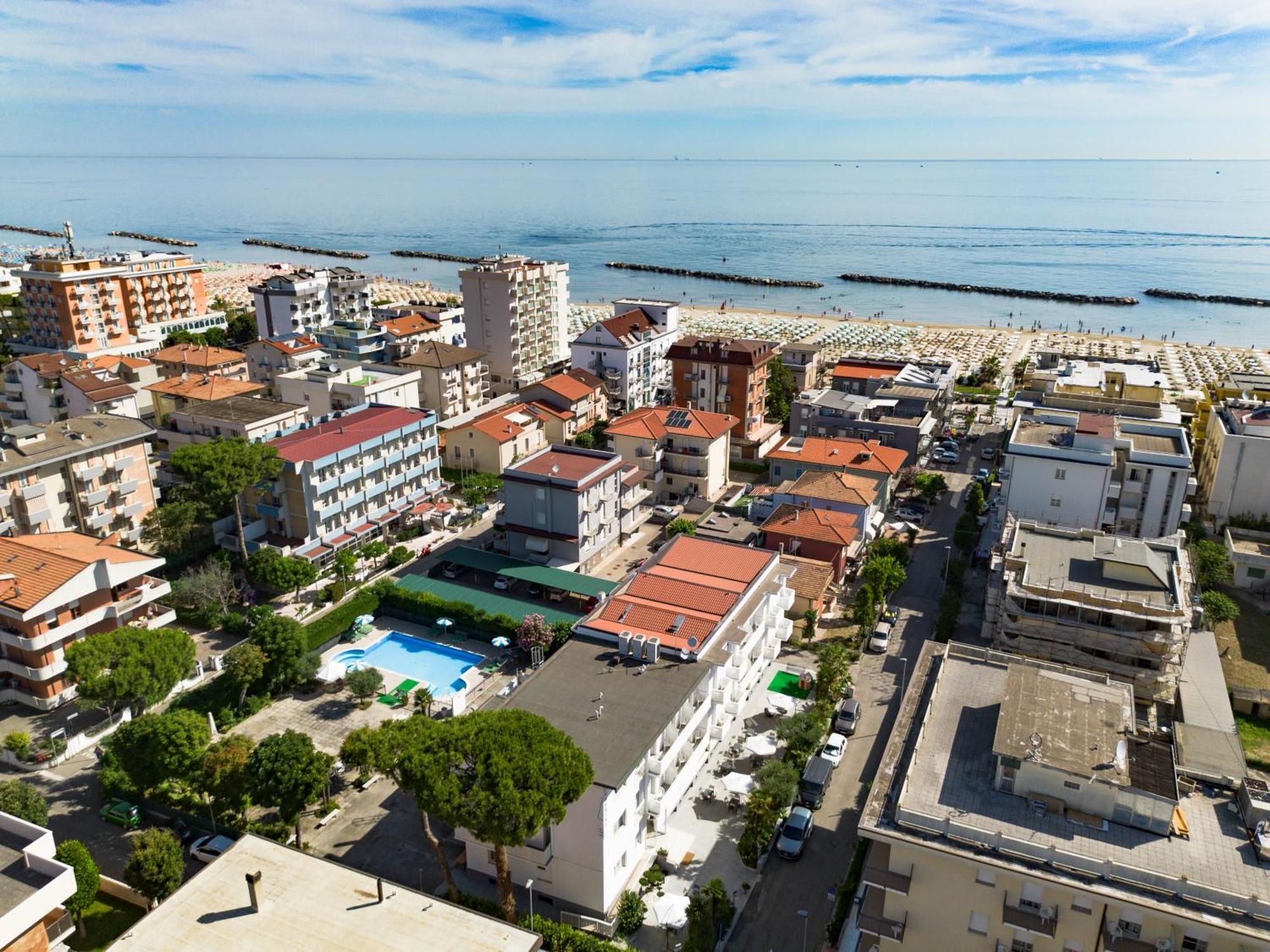 Hotel Vannini Rimini Exteriör bild