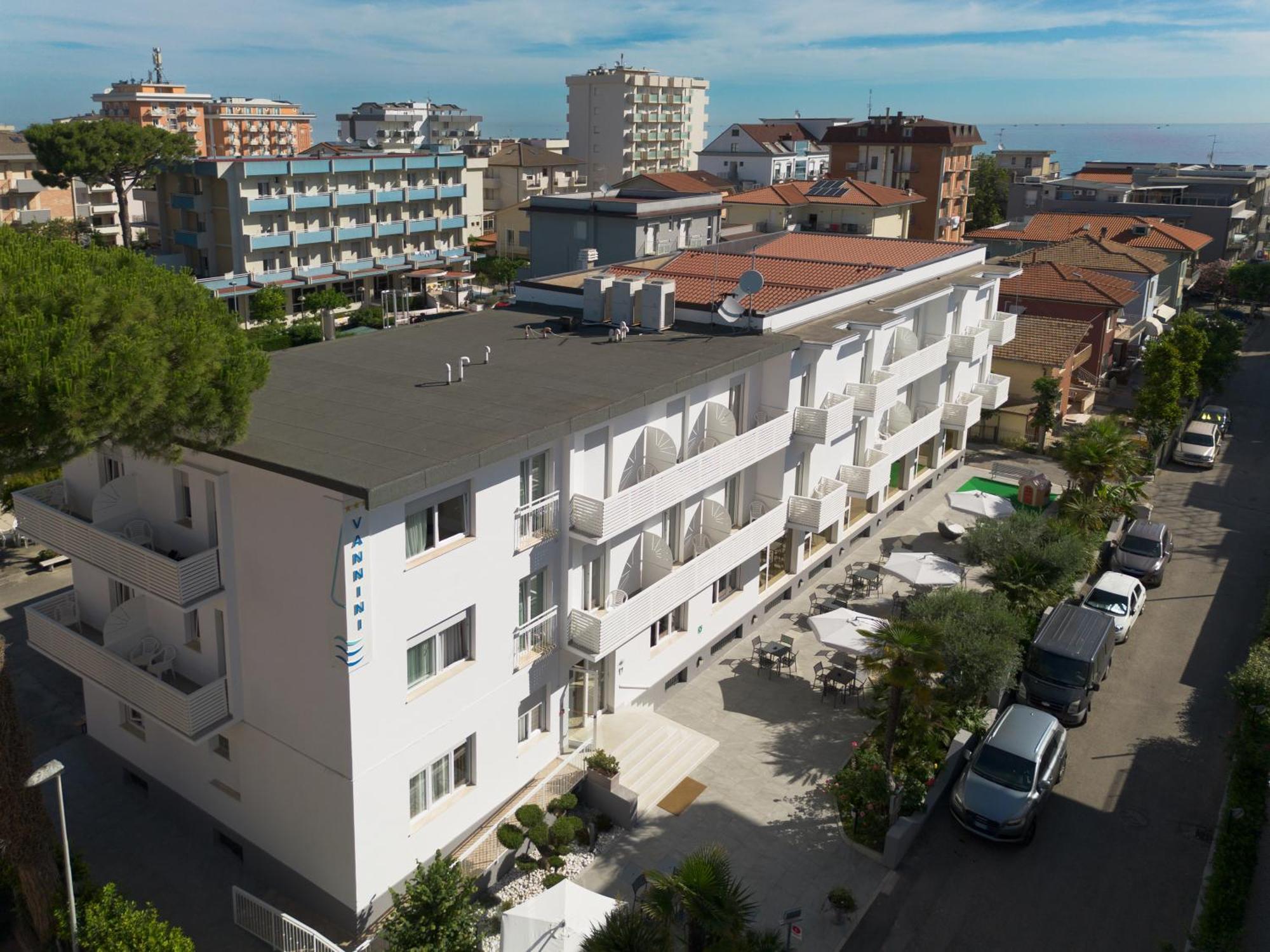 Hotel Vannini Rimini Exteriör bild