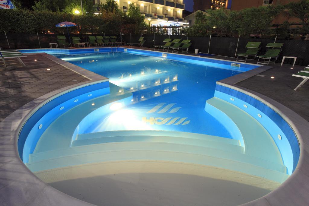 Hotel Vannini Rimini Exteriör bild