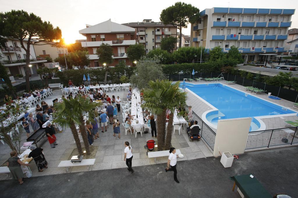 Hotel Vannini Rimini Exteriör bild